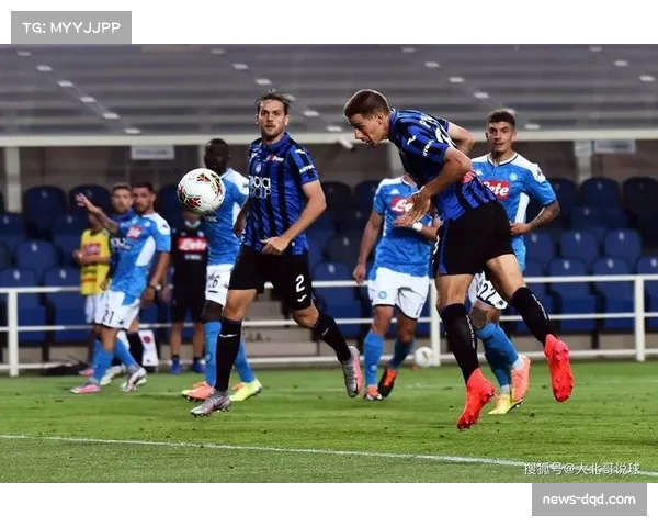 花絮：弗罗西诺内主场因球迷投掷烟雾弹，比赛中断15分钟